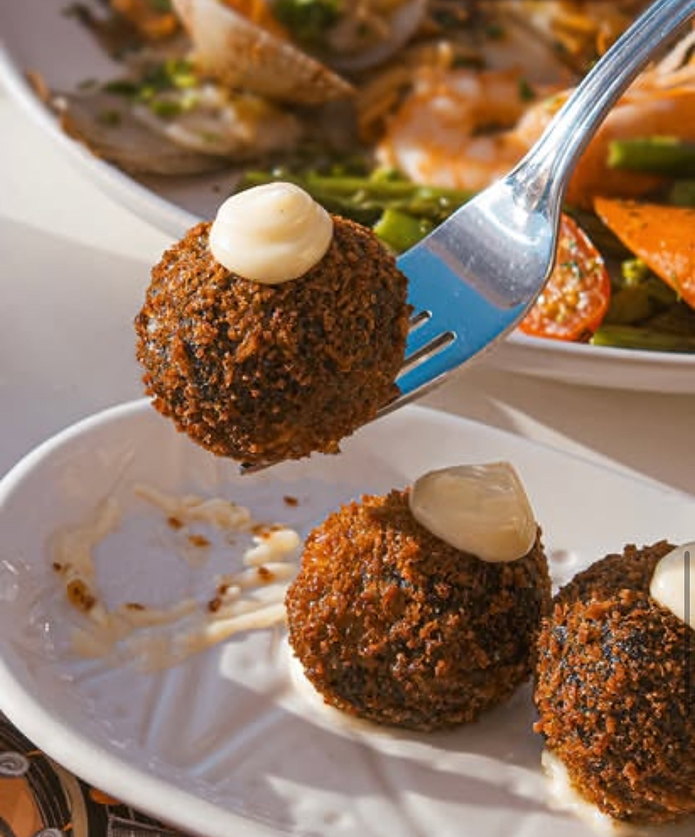 Shooting culinaire Le 44 Rooftop : croquettes croustillantes et aïoli, tapas